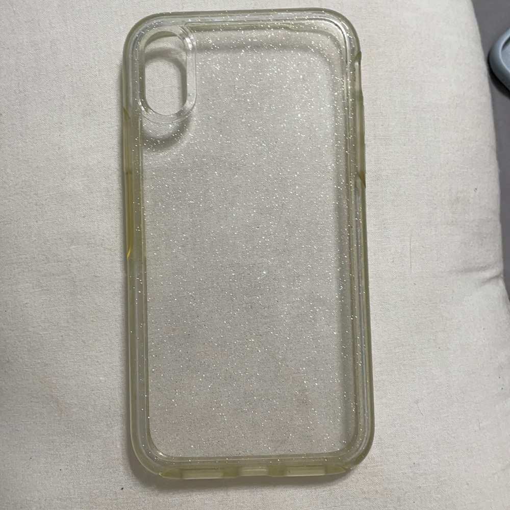 Clear And Sparkly Iphone Xr Otter Box Case - image 1